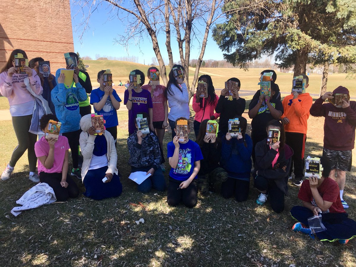 MalloryCrouse's tweet photo. Book clubs took place under the trees yesterday. Look at all of those think marks! We are thankful for beautiful weather in the middle of a busy testing season. #readoutside #Deerwood #fifthgrade https://t.co/6ozVy45abS