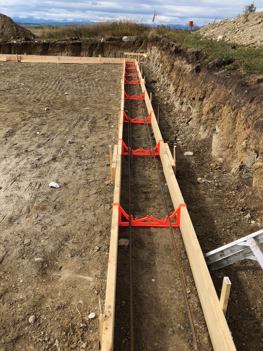 Accufooting's tweet photo. #Accufooting great for #shops #residential #commercial #concrete #footings quick easy #diy and professional see more at https://t.co/JsGPqphTUx ⁦@home_hardware⁩ ⁦@nrmca⁩ ⁦@concretealberta⁩ ⁦@ICF_MA⁩  #rebar #cribbing #forming #foundations https://t.co/sNyQtA5f51