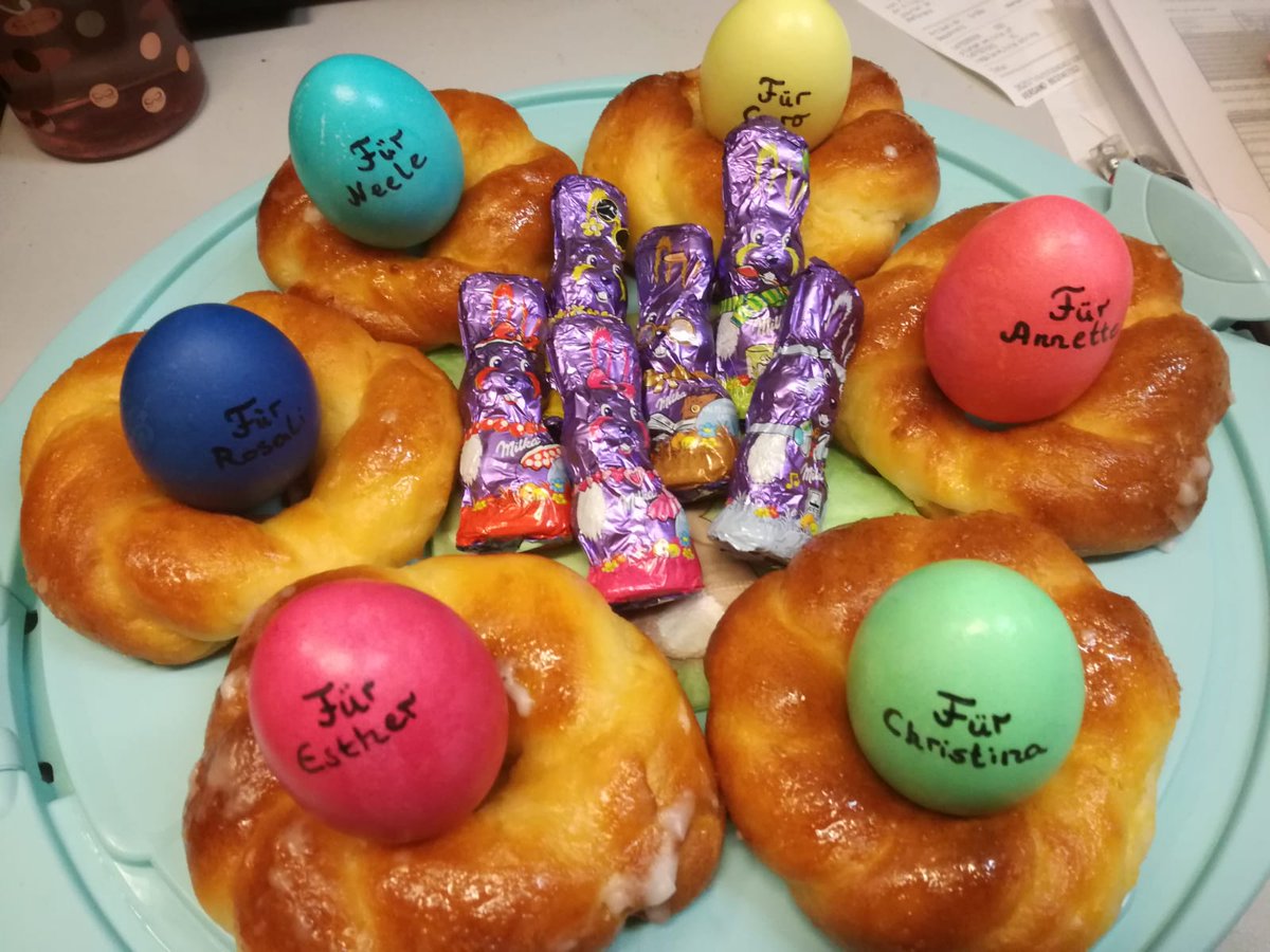 Happy Easter🐇 to the best team. Love to work with you...and to bake for you😊 #greatplacetowork #oneteamonedream