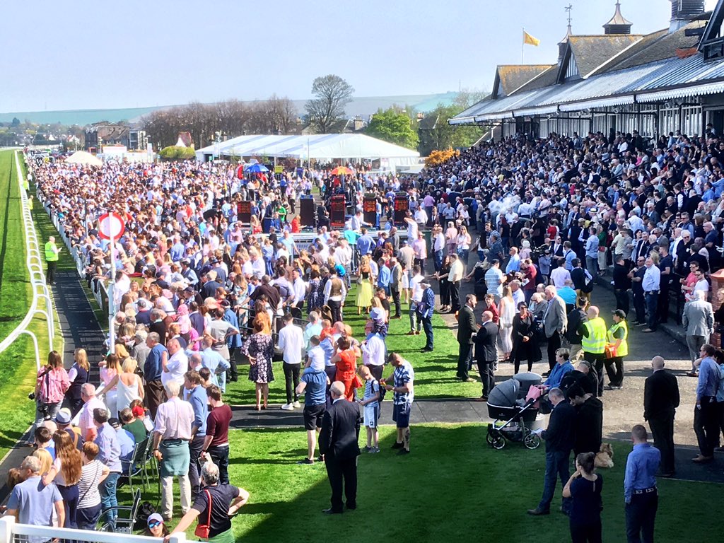 LiamRudden's tweet photo. The crowds are here and the sun is out and apparently sun tan is available from the office - I may need to avail myself of that courtesy. What an amazing day.
#MusselburghRaces #EasterRaces https://t.co/VRx1BQDzXc