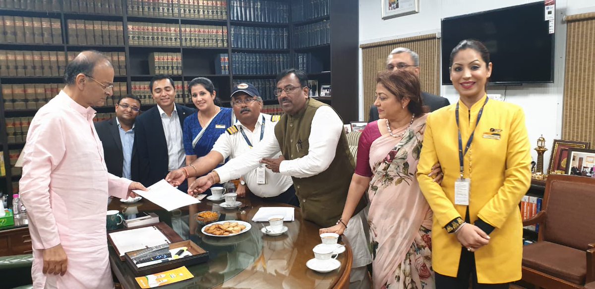 shukla_tarun's tweet photo. Wish they fly back to Mumbai on @jetairways next time👏. @arunjaitley https://t.co/LbwqEYJ9Jf