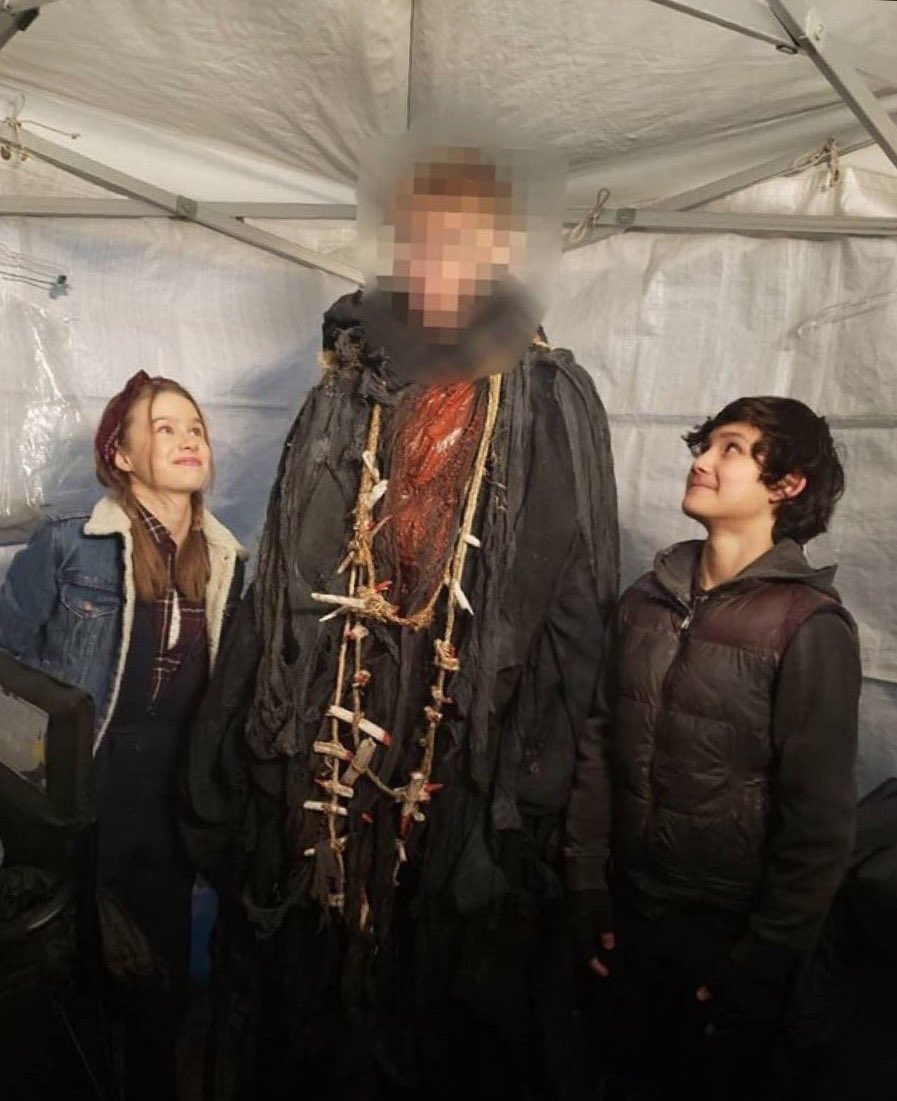 loviefillms's tweet image. maybe chic? idk djsksk