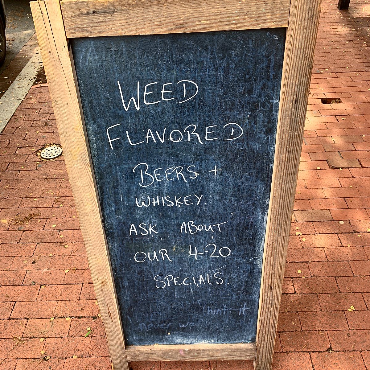 BarrelDC's tweet image. I'd hit that.
#BarrelSign
#420day