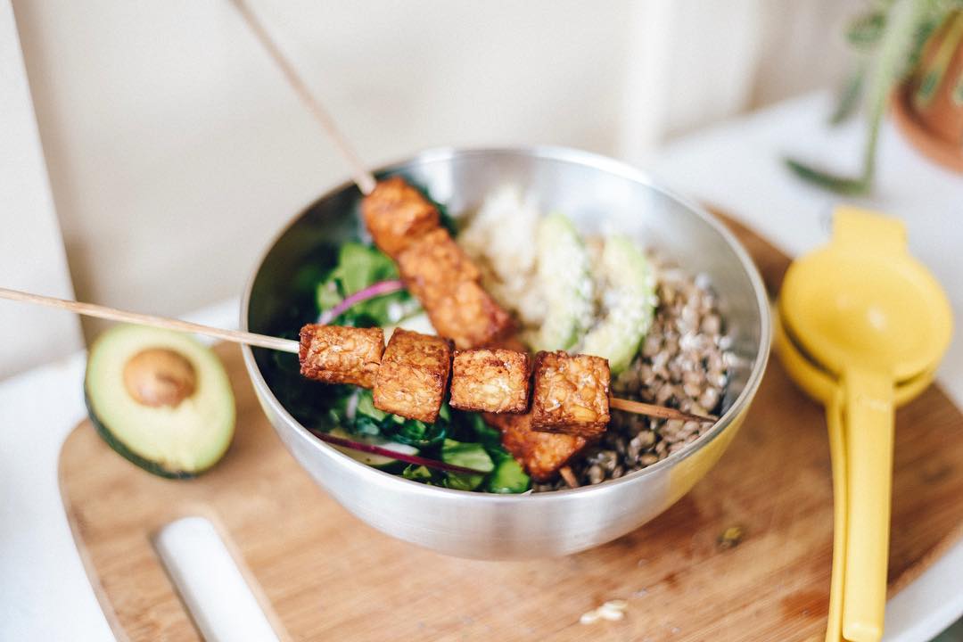tempeafoods's tweet photo. Tempeh skewers 😍 Whether you flavour it with spices, or with a saucy mixture like teriyaki, thai chili or peanut satay, one thing that's great about #tempeh is it's ability to soak in flavours before and while cooking. So start marinating and get cooking!
#Tempea #tempehskewers https://t.co/E9ZeEO9BfG