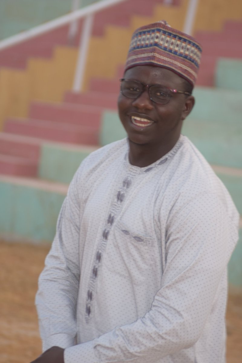 UbaHamza1's tweet photo. 🤖"Bigi man way no de wear agbada...! "👻 https://t.co/1QmuBR0dCG