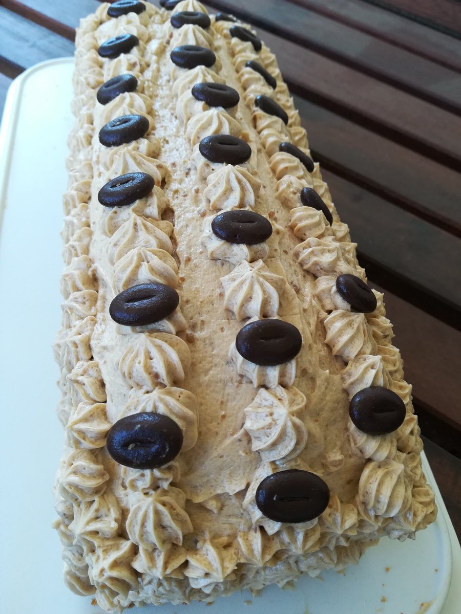becki2412's tweet photo. I made a cake! :D Baumstamm - Grandma's recipe. (mocha buttercream) ๐ฅฎ #BeckiBackt https://t.co/glOnnFDGht
