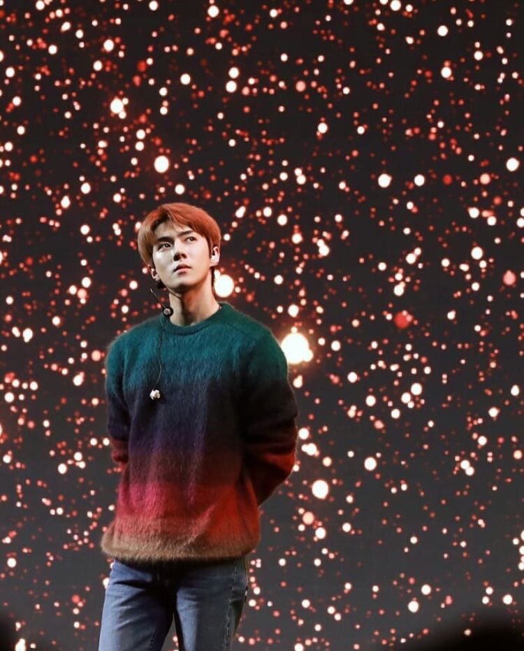 sehunspics's tweet photo. KING. https://t.co/UetKNHmRAi