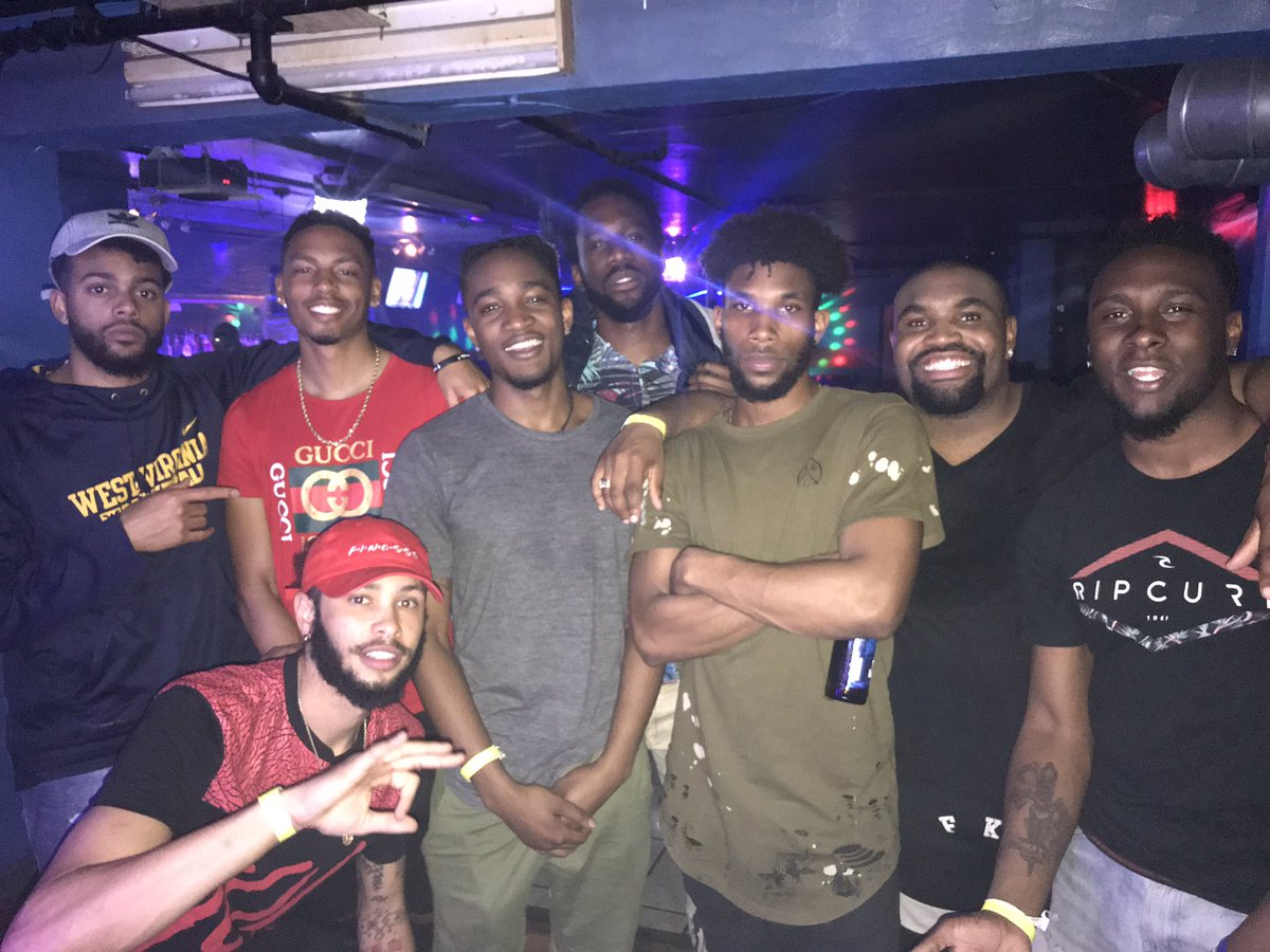 ShaiVA23's tweet photo. It was a movie last night 🎥
S/O Morgantown ❗️ video recap dropping soon
Trap Conscious Musik 🎧 streaming everywhere
( RT )
#ShaiVA #Performance #Stardom #nipseyforever #VirginiaNative https://t.co/GMwx3F4XFV