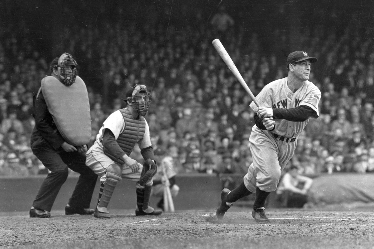 Mihaaaw's tweet photo. Second time colorizing a b&amp;w picture and I guess it turned out pretty good. So here is Lou Gehrig of the #Yankees ! https://t.co/J3D0uyaj1N