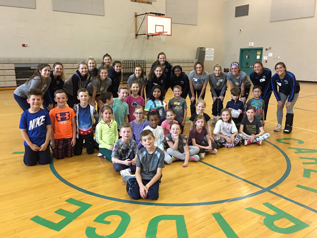 PERocks2's tweet photo. Thanks @MarianWSOC kids had a blast @CareyRidge1 https://t.co/2jqJtXafU3