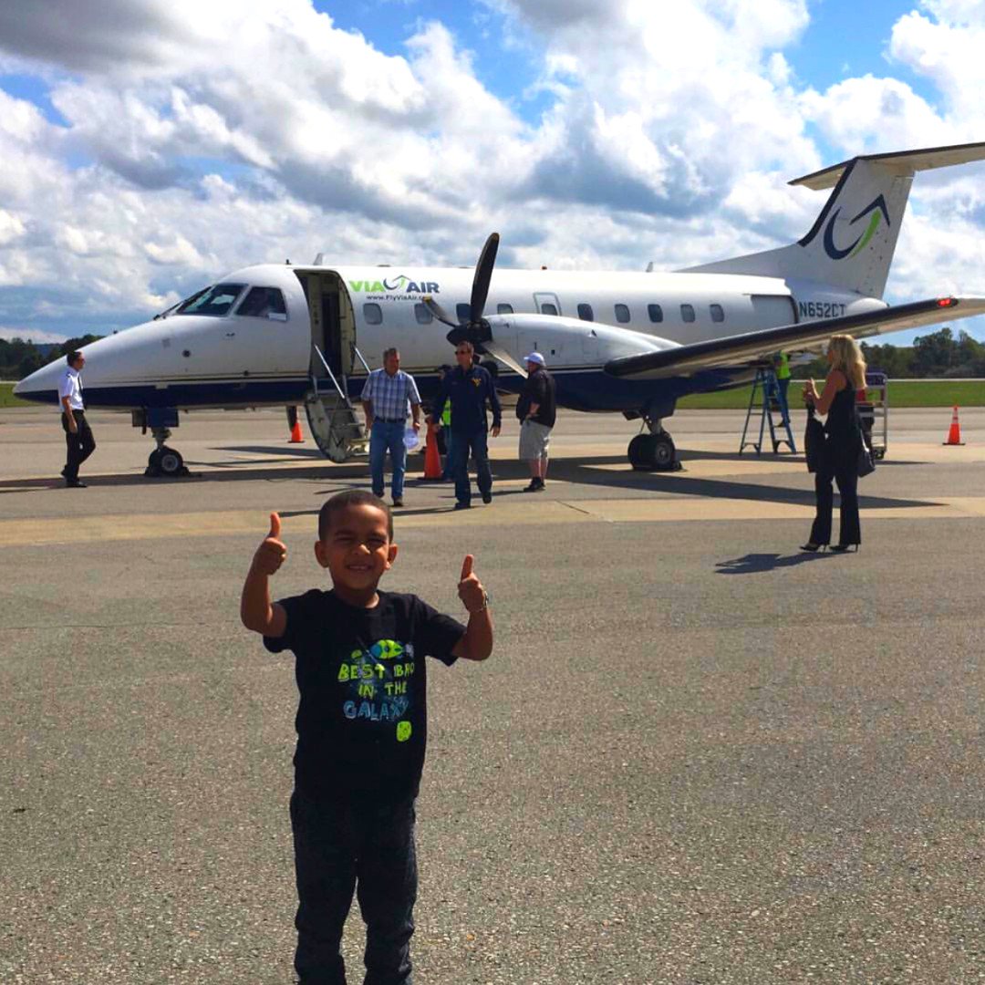 FlyViaAir's tweet image. 🛬Two thumbs up for the EMB-120 👍👍
.
.
.
.
#SaturdayStyle #SaturdayMood #SaturdayThoughts #WeekendGetaway #FamilyTravel #CuteKids #Travel #InstaAviation #PlaneSpotting #AvGeeks #EMB120 #TakeFlight #Aircraft #Planes #FlyViaAir #ViaAirlines
