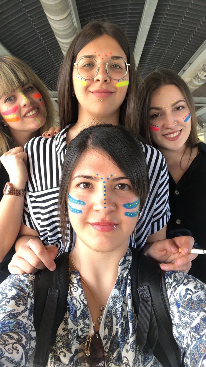 GMetaSfascio's tweet photo. 2018 vs 2019
Certe abitudini non cambiano ✨ 

@MetaErmal @famedalupi  @imannaira @EleonoraZanna3 @SimonaV96 @amorealcolico @misalvichipuo_ 

#BuonCompleannoErmal https://t.co/OPpd9VpSPl