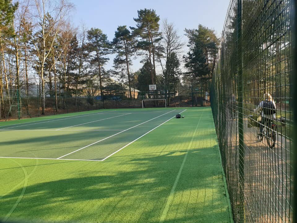 Center Parcs In Thetford looking good after a full rejuvenation including pressure cleaning, binder coat and colour coating to 5 courts. All ready for the Easter Holidays 😎