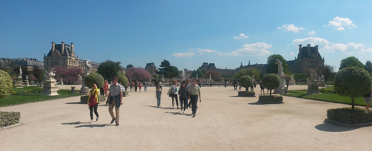 Un WE à #Paris avec @CampingTohapi , ça vous donne envie de planter la tente n'importe où! 
#JardinsDesTuileries