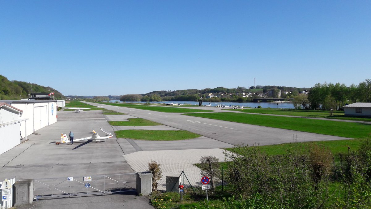 M4RSarK's tweet photo. Trip to #edmv Vilshofen with @benesmil. Beautiful airport and city. https://t.co/INnxTwJA2n