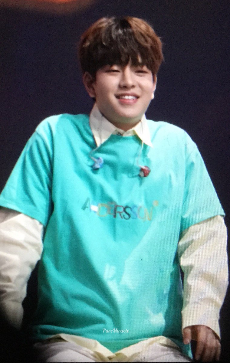 PureMiracle922's tweet photo. 프리뷰🍀190420 하이스테 #김승민 @Stray_Kids 

우리 멍멍이 ㄱㅇㅇ😭😭😭😭😭😭 https://t.co/ZPSK1D1uUI