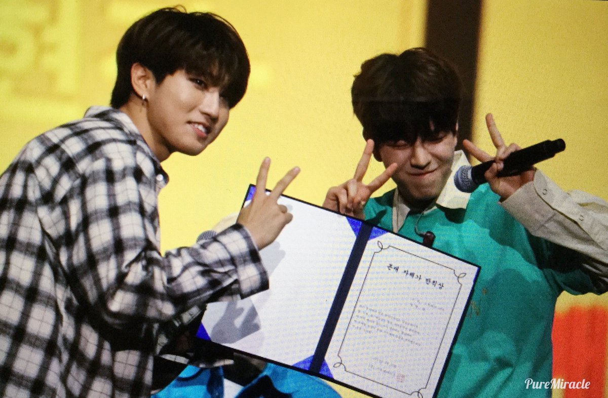 PureMiracle922's tweet photo. 프리뷰🍀190420 하이스테 #김승민 @Stray_Kids 

🐭랑🐶 https://t.co/mPL387a4vW