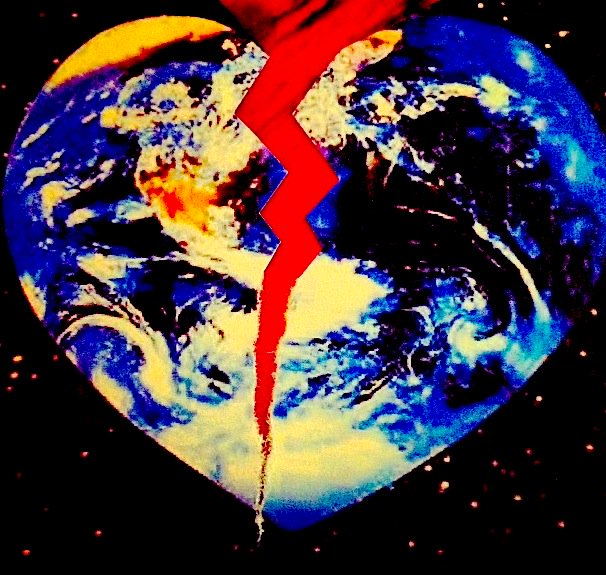 Earbudtheater's tweet image. It&apos;s a cornucopia of sci-fi, horror, and maybe a few laughs too...
earbudtheater.com/podplay-index/
#audiodrama #scriptedaudio #fiction #podcast
@BDisgusting @dark_fictions @paulGtremblay @joebegos @TheJoeLynch