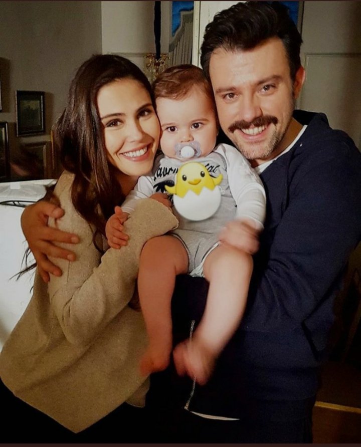 aysegullugr's tweet photo. Ama siz çok tatlısınız ALLAHIM şöyle kareye baktımda keşke dedim içimden keşke zamanı geri alabilseydim ❤ #ipfik https://t.co/cNbkTQQgIv