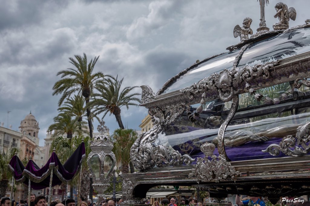 SÁBADO SANTO 2019 - CÁDIZ

La Urna del Santo Entierro de Ntro. Señor Jesucristo, por la Plaza de San Juan De Dios.

#SSCádiz19 #SantoEntierro #SoledadCádiz #SemanaSanta2019 #SemanaSantaCádiz19