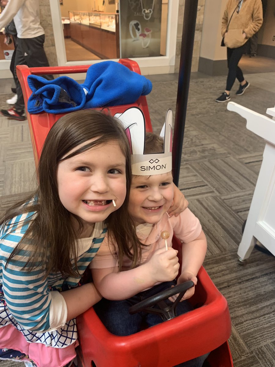 jilljh124's tweet photo. Visiting the Easter Bunny!!! https://t.co/mFfuS7LTII