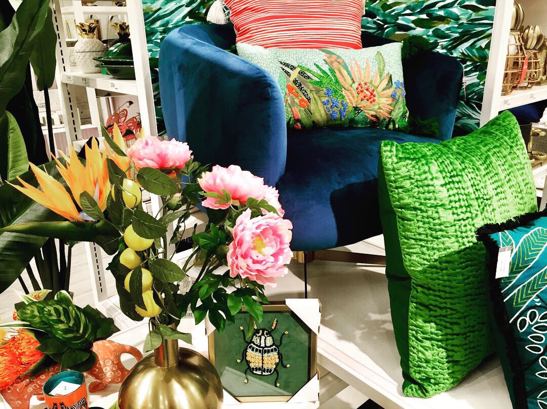 TargetVM_Philly's tweet image. I can NOT get enough of Opalhouse! Always obsessed with their merchandise and have so much fun playing house with their colorful products. So inspiring!! Even made these foam core walls with their new wallpaper!! #iloveopalhouse #ilovekateworum