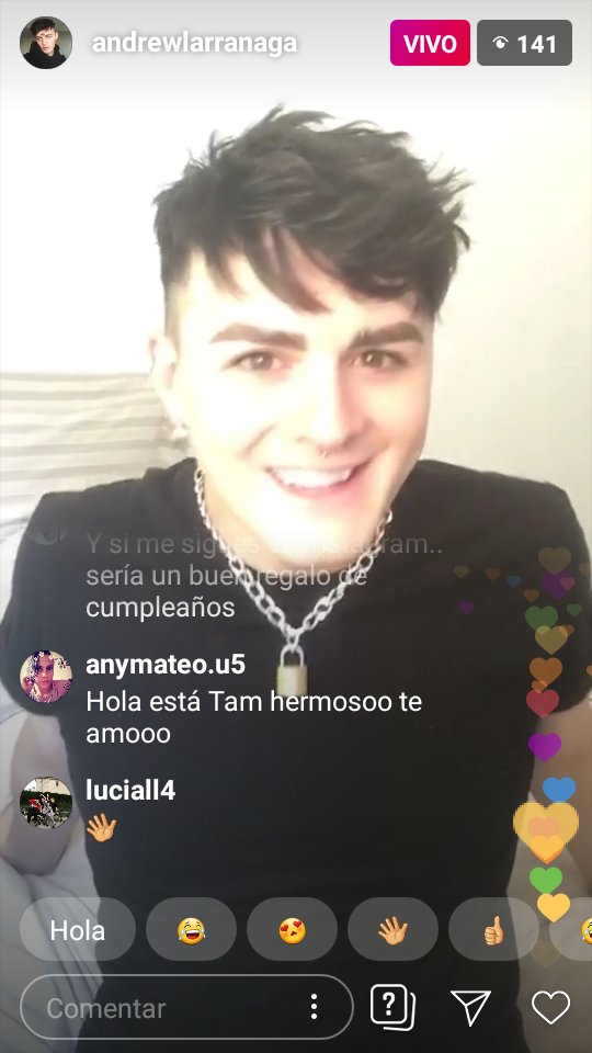 CamRochaM's tweet photo. Algún día la pantalla ya no será un límite estaremos mirando los ojos del otro y sobre los que lo hicimos, rompimos la distancia. ✨ @AndrewLarranaga https://t.co/PeSVPFwLGQ