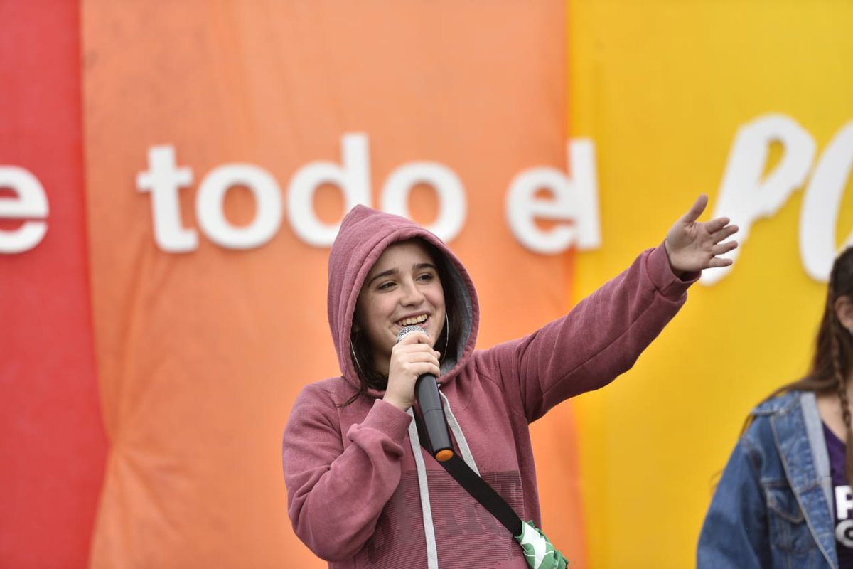 carentepp's tweet photo. Ya estamos en Balcarce y el Río a puro fútbol feminismo y revolución🌈
En un ratito charlamos con @OfeFernandez_ y @pichuescalante
#DameTodoElPoder 🔥
#LasPibasAlPoder 💜 https://t.co/FAYC1Pi4xw