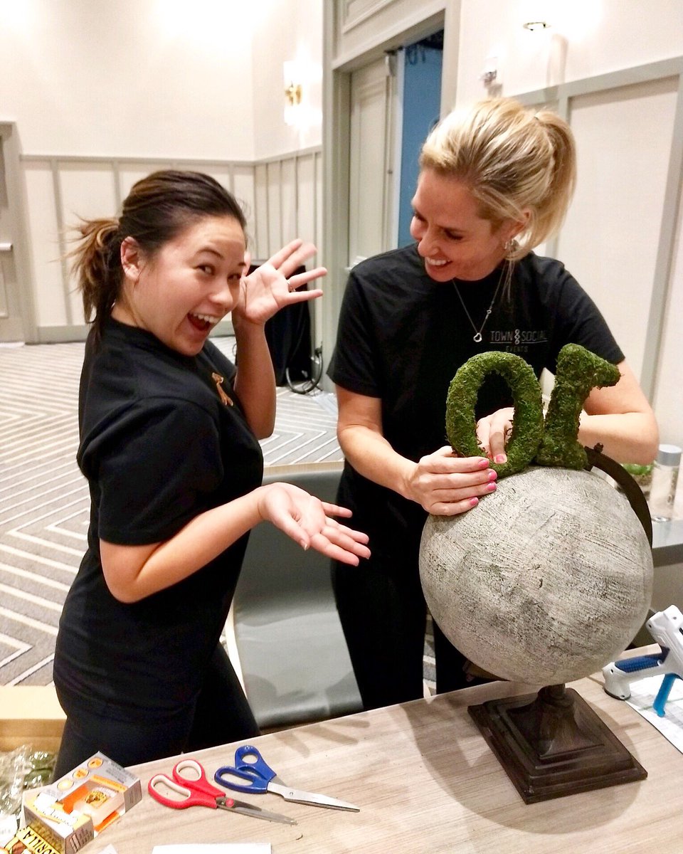 TownSocial's tweet photo. Having a blast setting up for VERTE with @GradesofGreen 💚 #ToasttoTen @JessicaLococo @emilygee https://t.co/aHaoxnmvgl