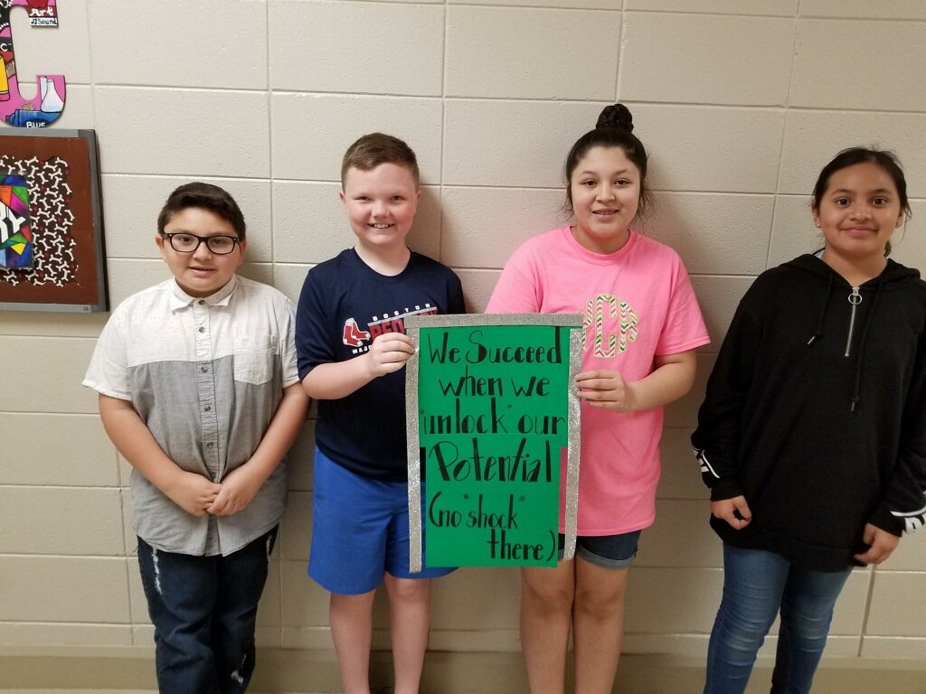 smesbulldogs's tweet photo. More Electricity Lock-Out success!!!! Creating closed circuits using Energy Sticks!#4thgradespotlight #breakoutgames #electricity β‘ https://t.co/tKNdnjTJpF