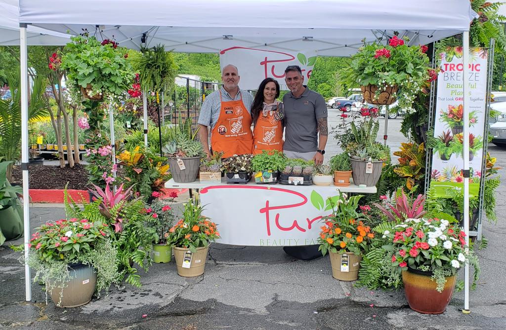 pauld_PBF's tweet image. At store 121 this morning enjoying the Spring Garden Event. Live goods look great!
@freddyplants @JohnTuten2 @ChrisBergHD @daniel_opene1 @Carell_R @Live_Gardens @anavarro52069 @PBFmedia #SpringEvent #PBFEvent #Annuals #Roses #VegetablesAndHerbs #Succulents #Cactus #BostonFernsHB