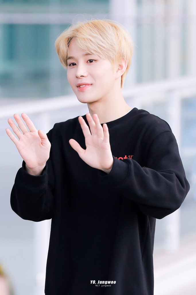 Yo_Jungwoo's tweet photo. 다음활동까지 안녕💚
정우한국오면 다시올게요👐🏻

#jungwoo #정우 #nct127⁠ ⁠#yojungwoo
#ジョンウ20190316 https://t.co/v6mw0DZGzC