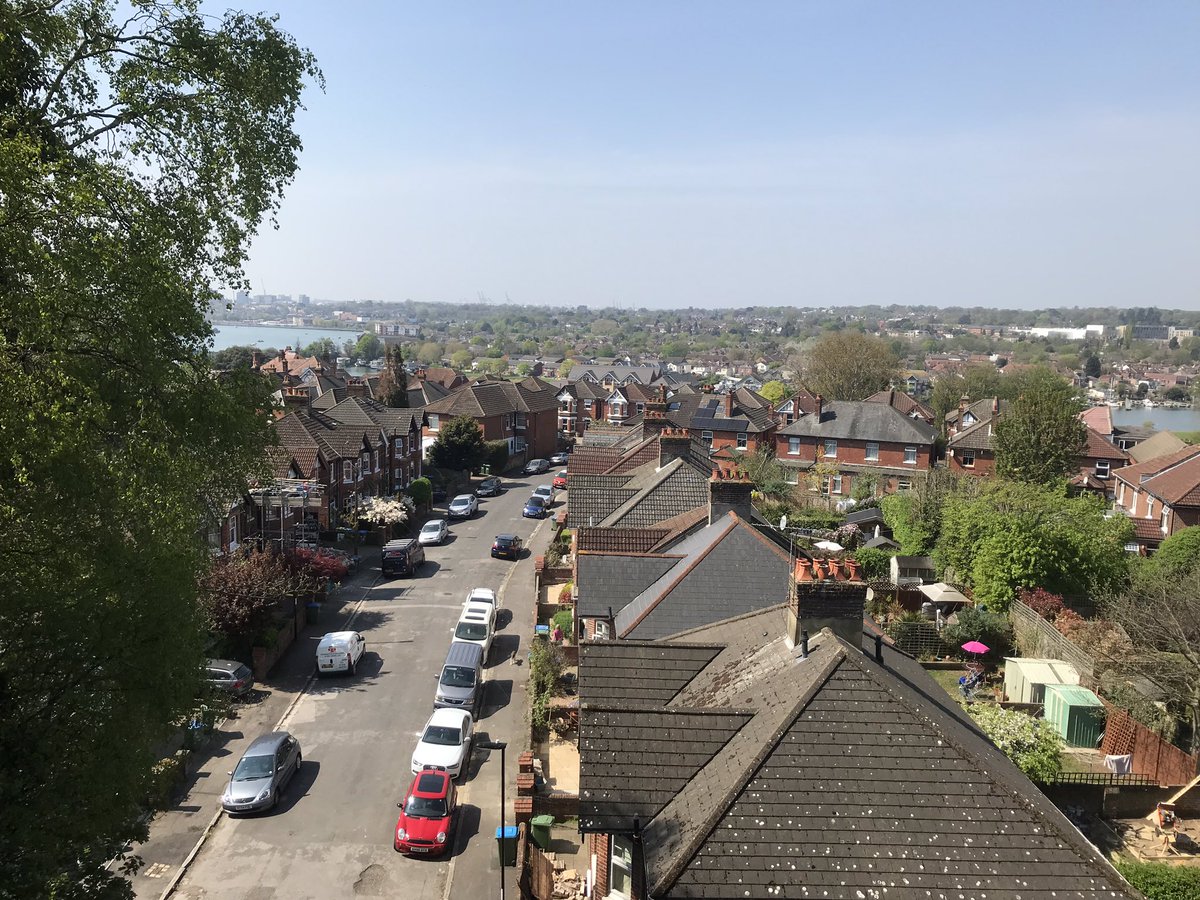 D_J_Fuller's tweet photo. More stunning views from the lovely Bitterne Park today. #bestward #bitternepark https://t.co/zflMPCg1SS