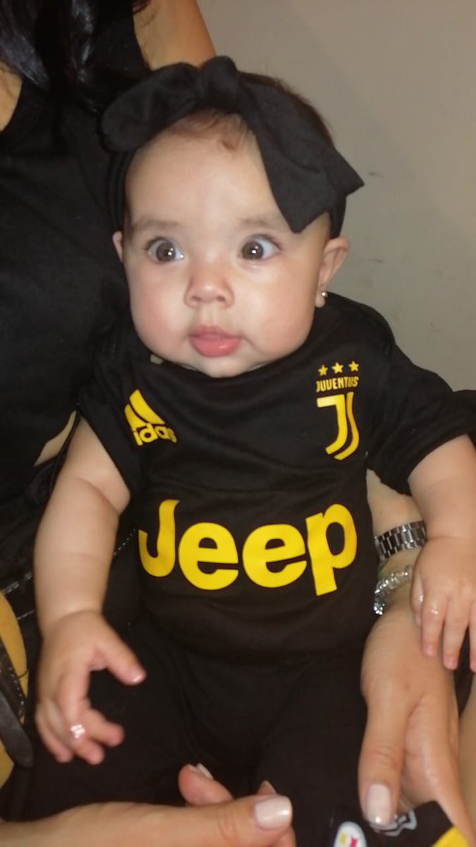 sofi_b's tweet photo. Chopilupi es fan de la Juventus y desde que nació no se ha perdido un juego. #SerieAxESPN @Rortiz_ESPN @aagulla_espn https://t.co/eZVJJWLxvD