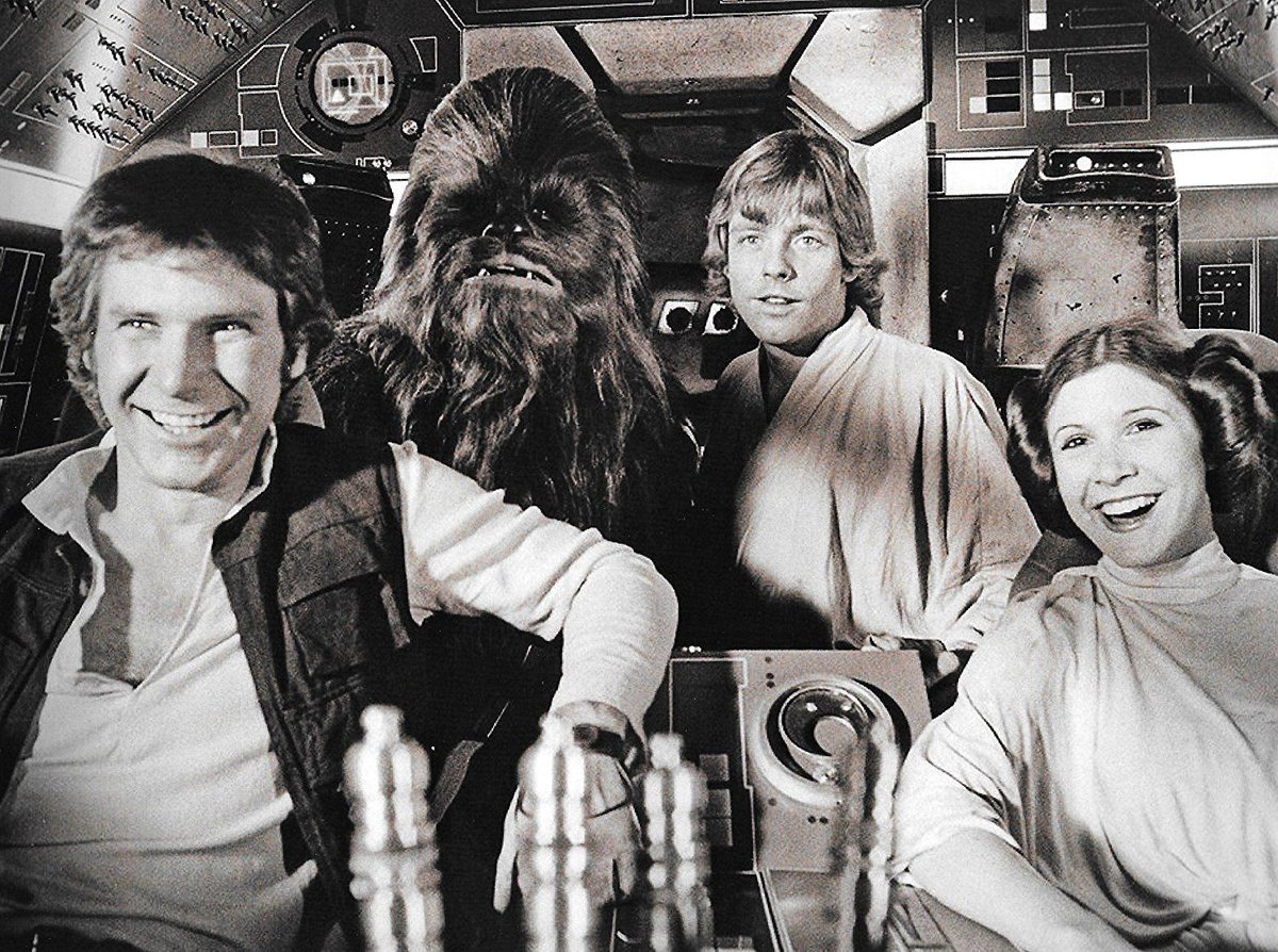 Retweet if all you wanted was to have the original Star Wars gang back together on screen one last time.

Don't retweet if you love The Last Jedi and the direction of the new Disney Star Wars movies.

Prove me wrong, manbabies.