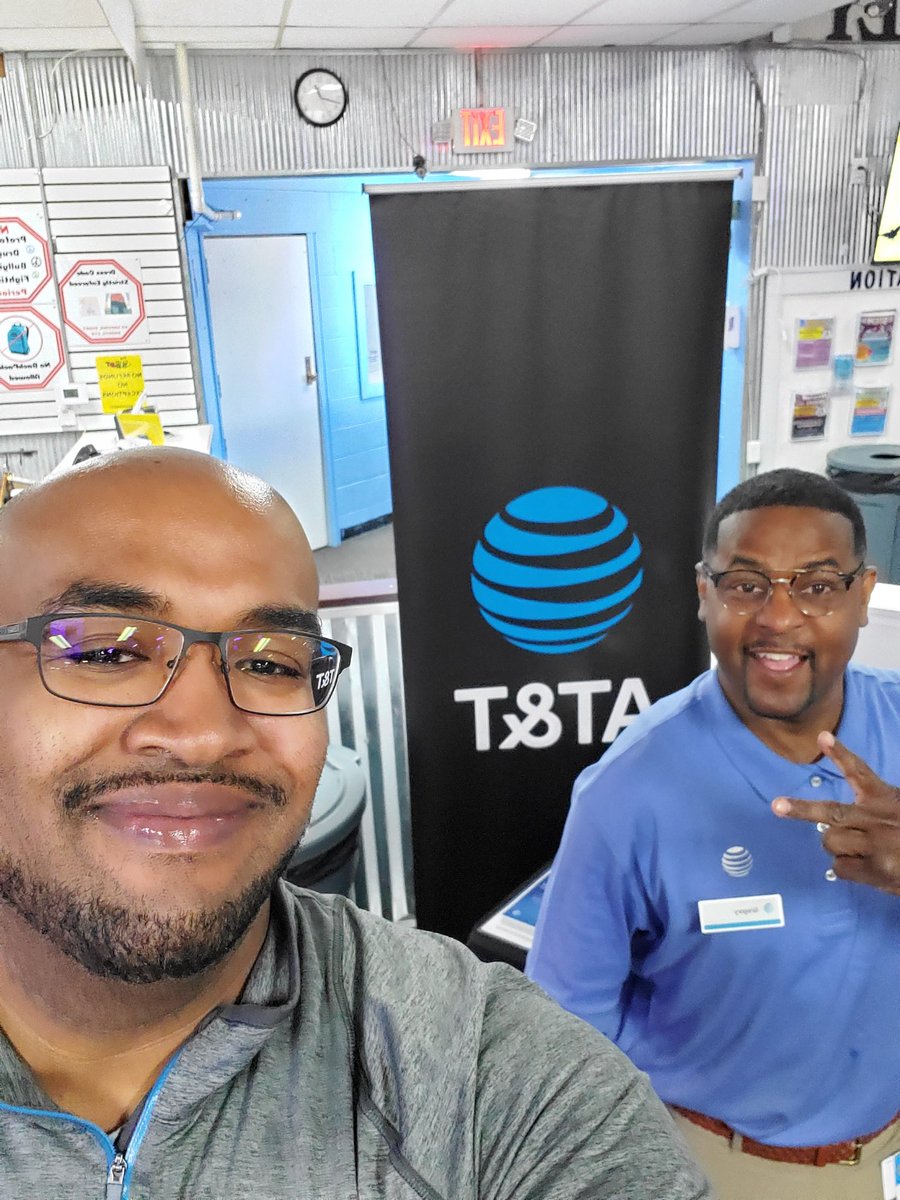 Happy Easter weekend everyone! <a href="/burt624/">GBurtGLM</a> and I are ready to have a #RTGPARTY and I might have to show off my skating skills here at Kentwood Fun Spot!! #LifeAtATT #PaintCentralBlue   #ATTEMP @OliviaLeGLM <a href="/Samer_Kawash/">Samer Kawash</a> <a href="/shawnglinski/">Shawn Glinski</a> <a href="/GR8rLakesGr8est/">GR8r Lakes Gr8est</a> <a href="/GreaterLakesMkt/">Greater Lakes Market 🌊</a>