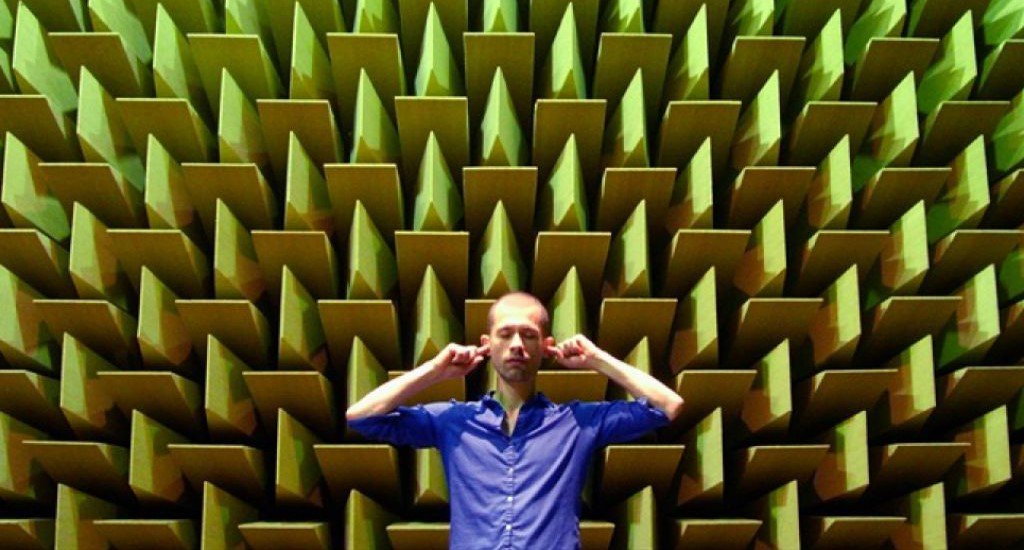 #podcast 🔊 Danish artist Jacob Kirkegaard reflects on the importance of listening and argues that sound art can create purely sensory spaces that go beyond our immediate perception, helping us to grasp the unfathomable ➡️ bit.ly/podcast-kirkeg…