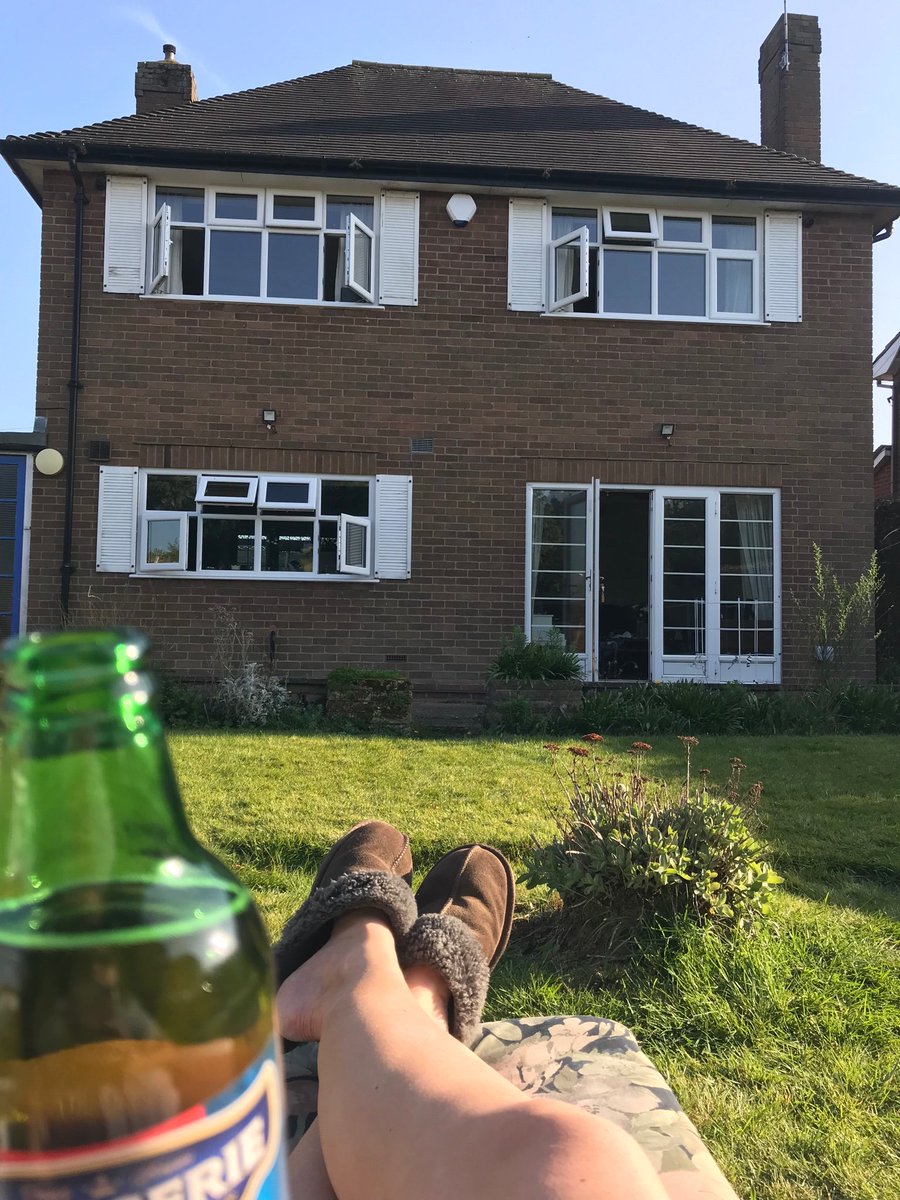 hellyH85's tweet image. Cheers! So happy to finally be a homeowner. #cheers #home #happy 🏡❤️😊