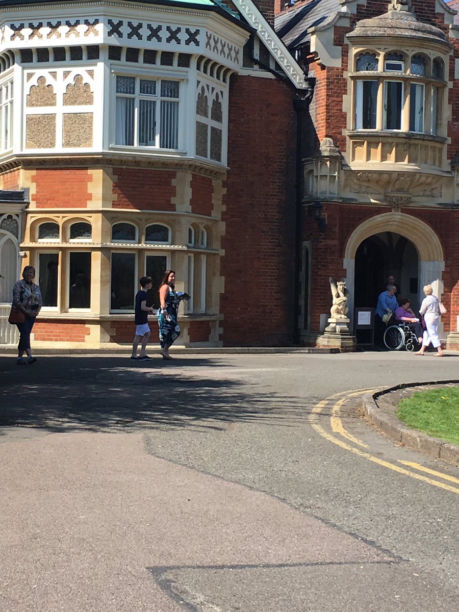 ThePepperPotUK's tweet image. Wonderful day @bletchleypark and good to see so many people visiting. #TheCodeBreaker cocktail not to be missed. 🍸 #grandpasgin