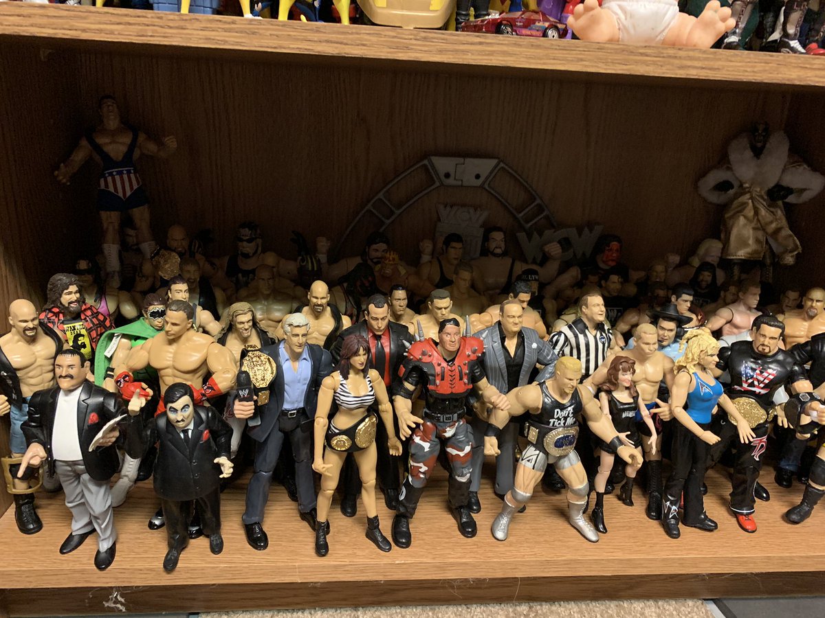 chrishagstrom's tweet photo. Doing spring cleaning and found these guys in storage. @kevinhunsperger can use them for #GoFigureFriday https://t.co/BeuSREEPqM