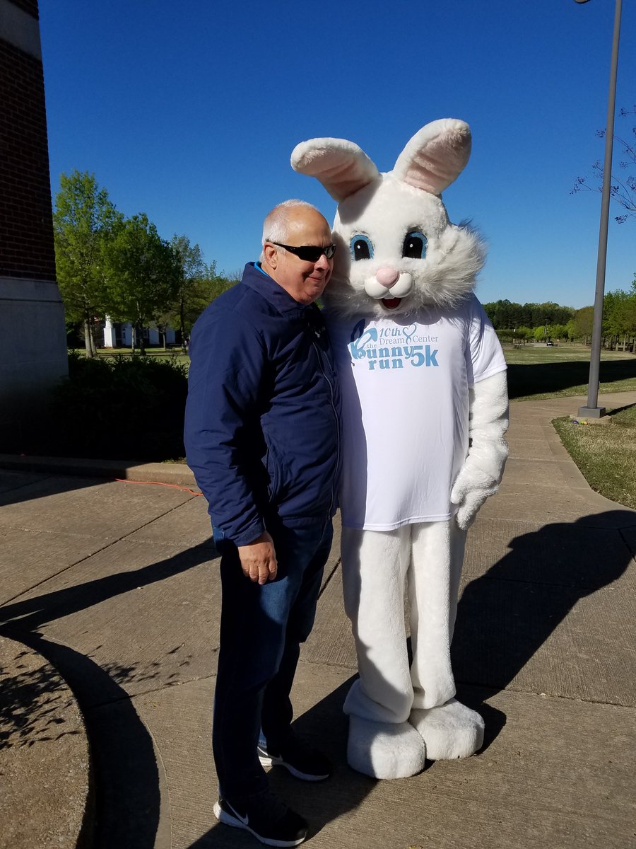 DreamCenter2003's tweet photo. Thank you to all of our supporters, runners, and of course the Bunny! https://t.co/WHJJZ1OARF