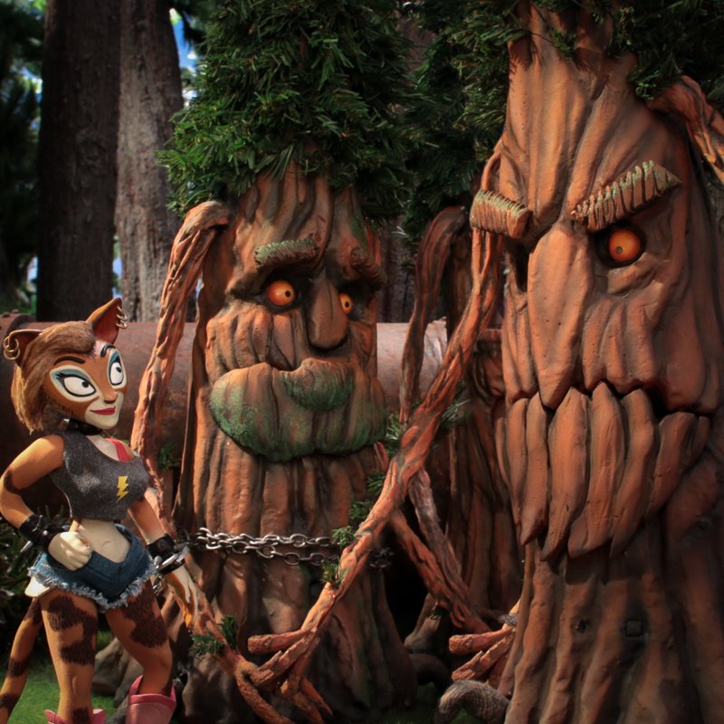 First order of business today is to secure some solid tree 😏 Cooch knows what's up. Have you seen the #SuperMansionEarthDay Special yet? sonycrackle.tv/ukTdKW