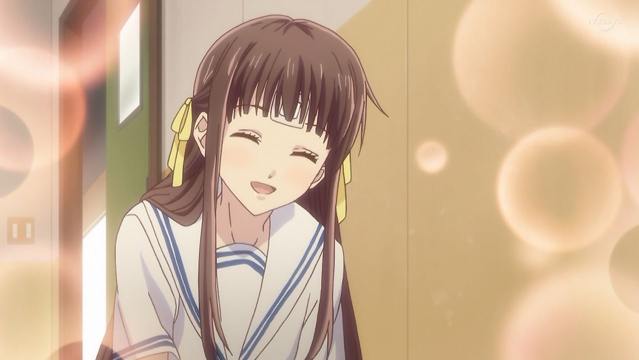 Aranime フルーツバスケット 1話 行ってきます テント暮らしをする本田透 彼女は謎の同級生 草摩由希の家に間借りすることに 有名少女漫画のリメイク 不遇な少女が健気に笑顔で頑張る姿には深い同情の念が湧いてくる そして漂う不思議な