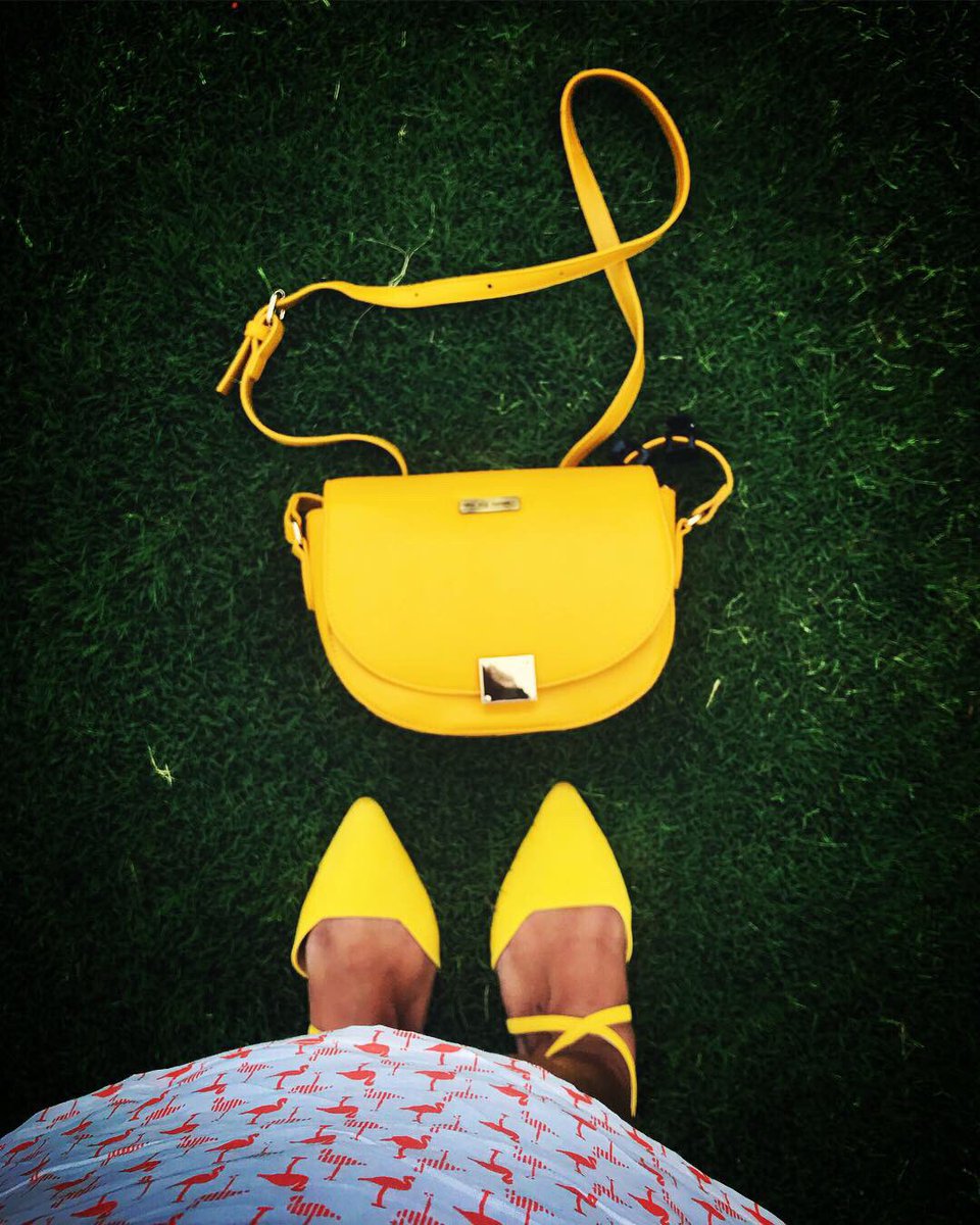 gettinhighonlyf's tweet photo. am conscious
am aware
am ‘rare’

Flamingo Dress - @myrossbelle 
Mustard Curvy Edge bag - @brokemate 
Sober Yellow Flat - @streetstylestalkfashion .
#summervibes #selflove #iammyownmotivation #positivevibes #goodvibesonly #gettinghighonlife #myyellowshoes #meinapnifavouritehoon https://t.co/Wu9HdBvFfr