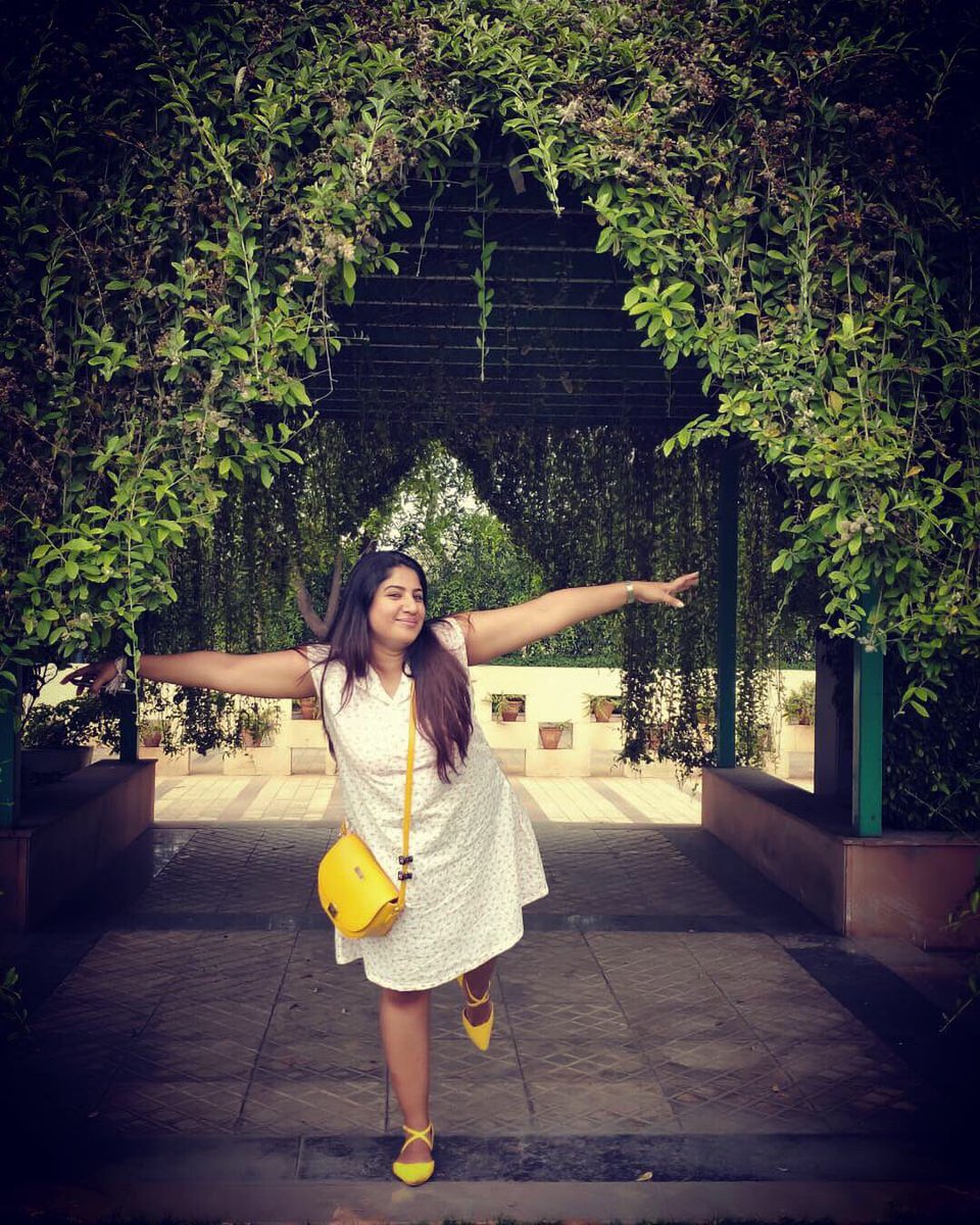 gettinhighonlyf's tweet photo. am conscious
am aware
am ‘rare’

Flamingo Dress - @myrossbelle 
Mustard Curvy Edge bag - @brokemate 
Sober Yellow Flat - @streetstylestalkfashion .
#summervibes #selflove #iammyownmotivation #positivevibes #goodvibesonly #gettinghighonlife #myyellowshoes #meinapnifavouritehoon https://t.co/Wu9HdBvFfr