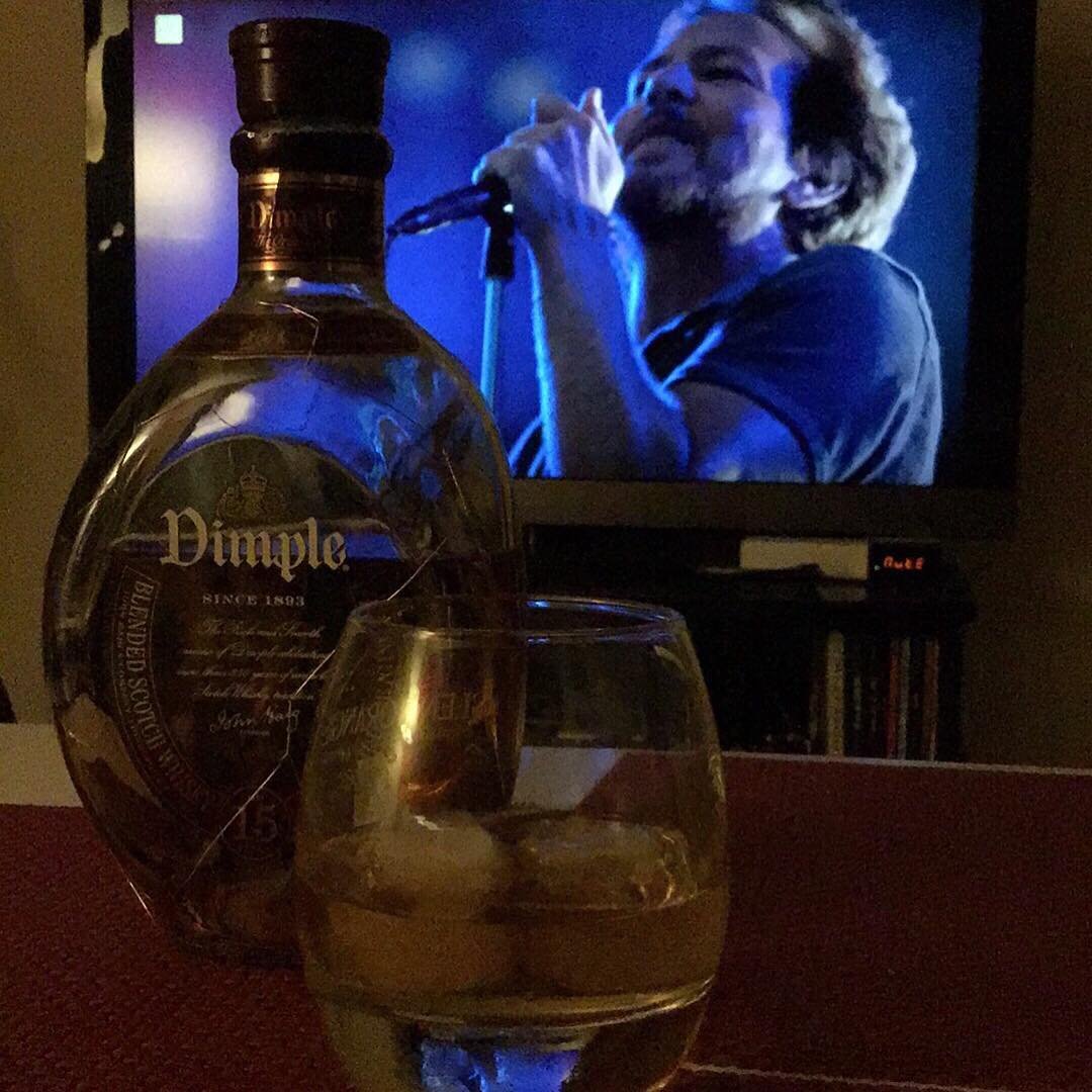 #repost <a href="/machnac/">machnac</a> #dimple #dimplewhisky #dimple15 #eddievedder #pearljam