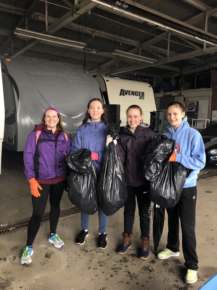 saraburden's tweet photo. @andreakpln and I had fun braving the rain and cold for #MilanCares Community Clean-Up with some dedicated young women from our @MilanMiddle NJHS Chapter. Way to lead, ladies!! #PowerUpMMS #MASBigReds https://t.co/hX4OcBPwap