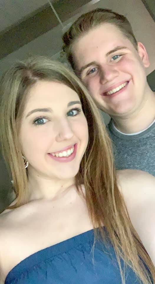 lucasmatthew_20's tweet photo. Happy birthday to my best friend @laurenkucera 🎂🎉 I hope that your day is as amazing as you are!❤️ https://t.co/aoSiwuqPpa