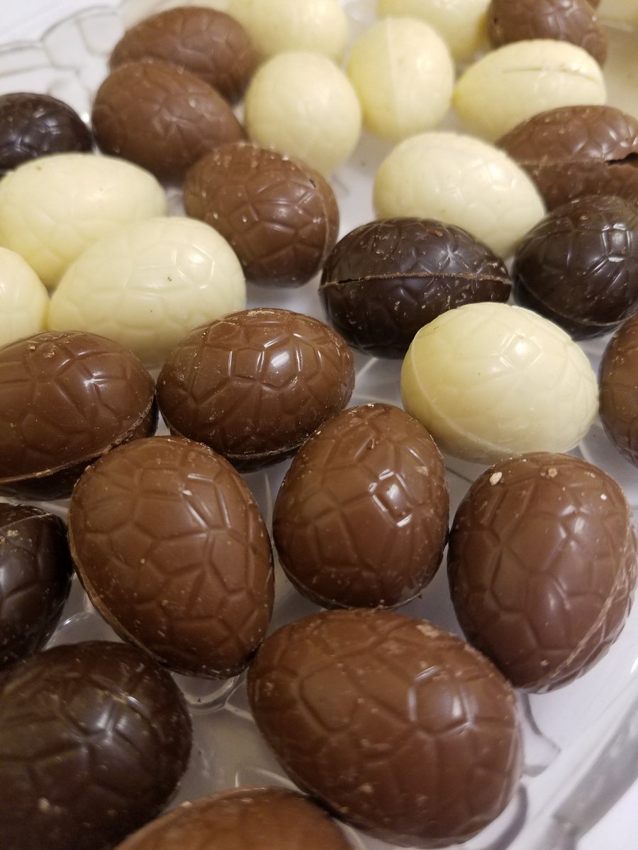 PironChocolates's tweet photo. Open until 6pm tonight.  Closed Easter Sunday. https://t.co/cFMPrQZh56