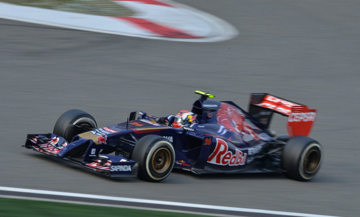 Daniil Kvyat in his Toro Rosso STR9 at Shanghai. #F1 #OTD 2014 #ChineseGP (Photo: emperornie https://www.flickr.com/photos/77326563@N06/14019325864/ …)